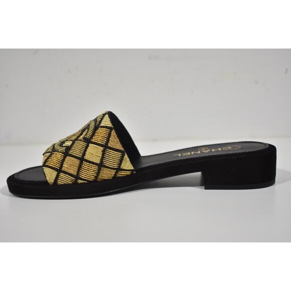 Chanel 21A Gold Black Pearl Embroidery Bead CC Logo Slide Sandal Mule Flat 37.5 - Picture 9 of 12